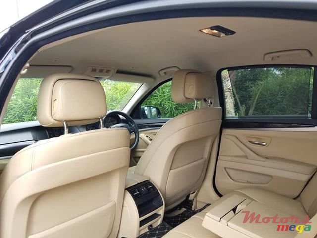 2012' BMW 520 photo #6