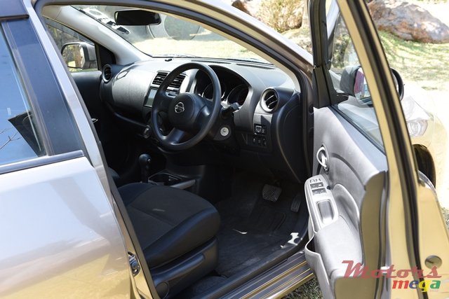 2013' Nissan Almera photo #5