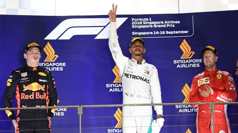 Lewis Hamilton cruises to victory at the Singapore Grand Prix