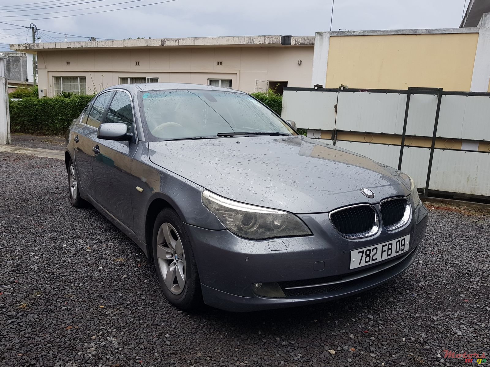 2009' BMW 520 E60 special edition photo #1