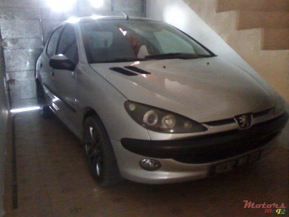 2000' Peugeot 206 photo #2