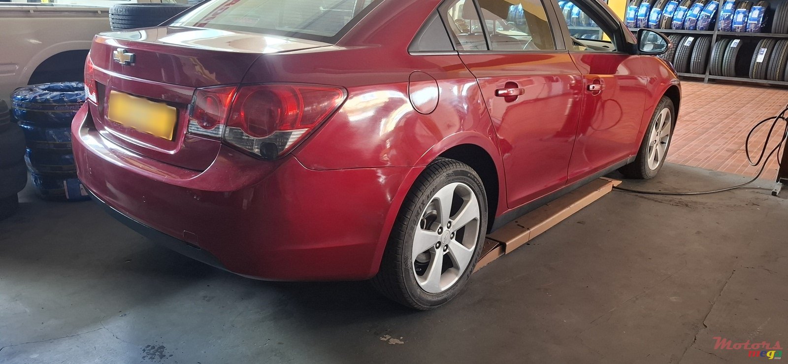 2012' Chevrolet Cruze photo #2