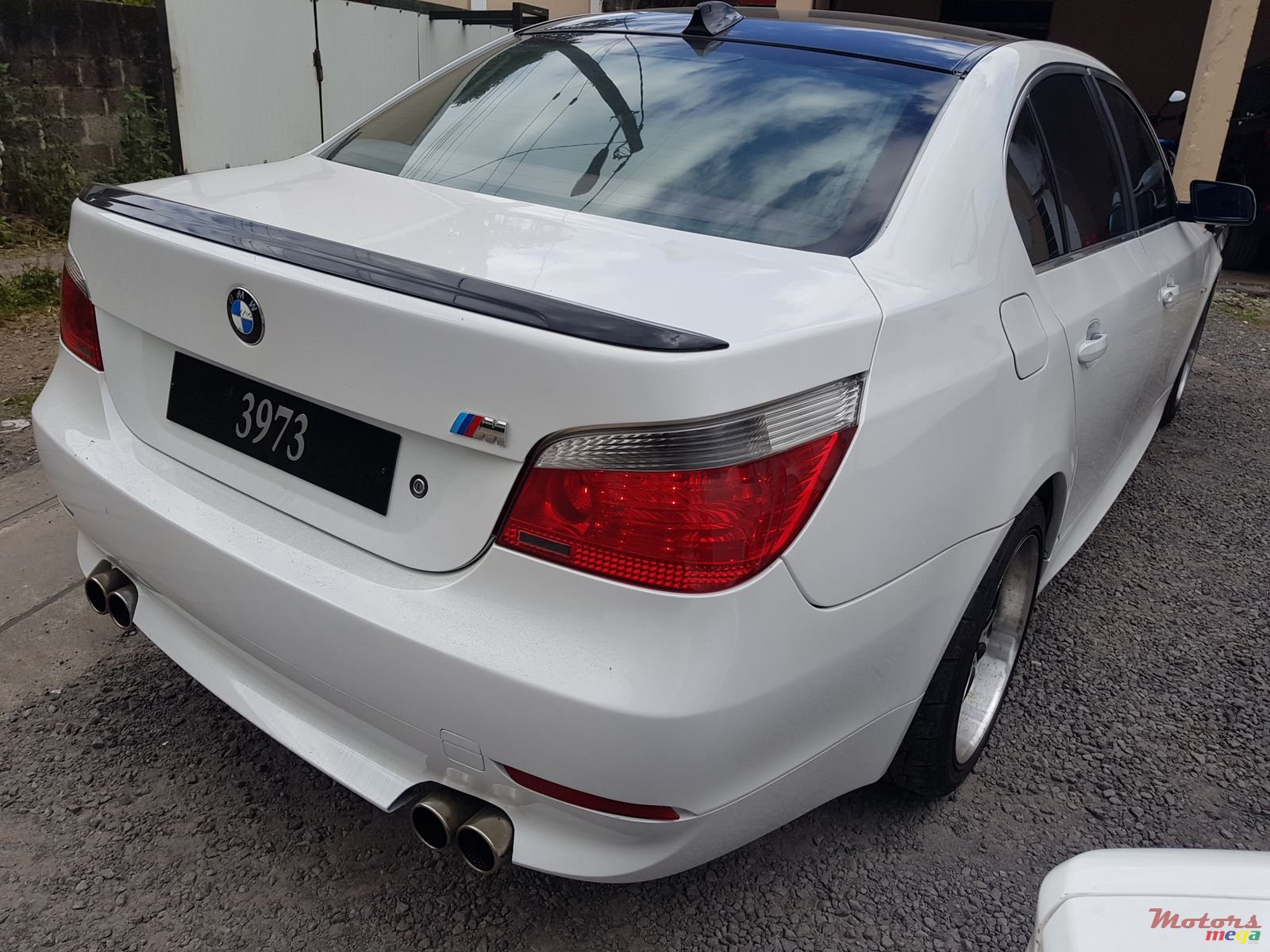 2005' BMW 520 petrol 6 cylinder photo #2