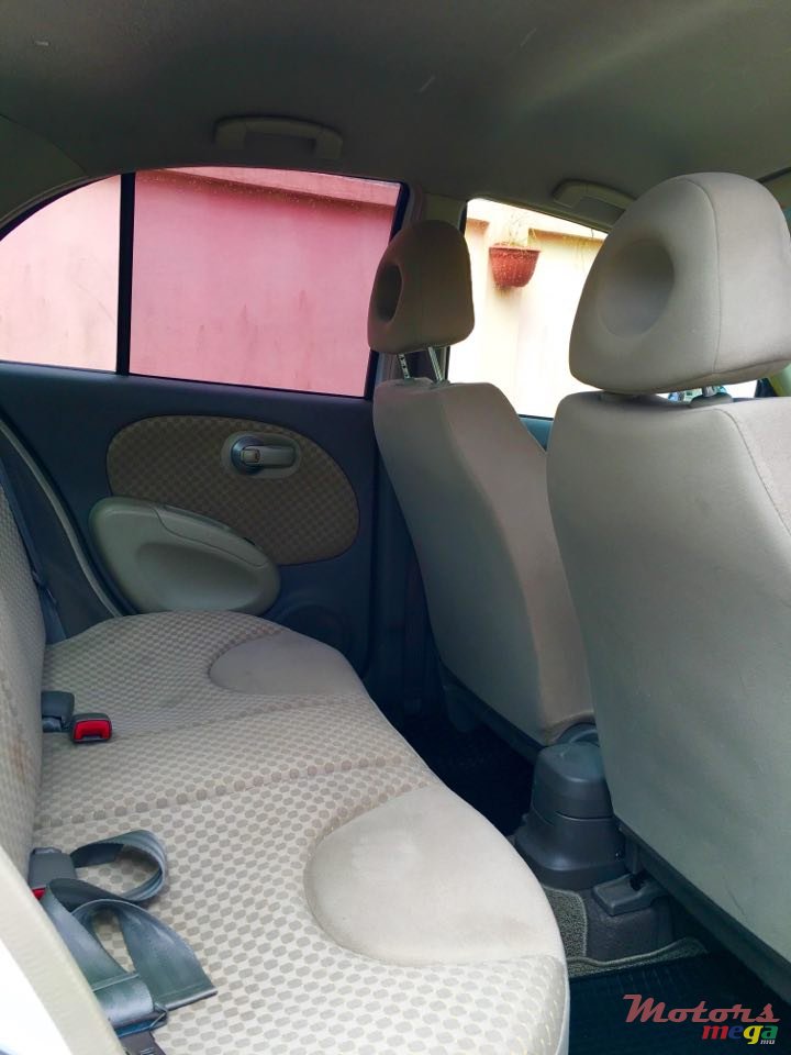 2009' Nissan photo #3