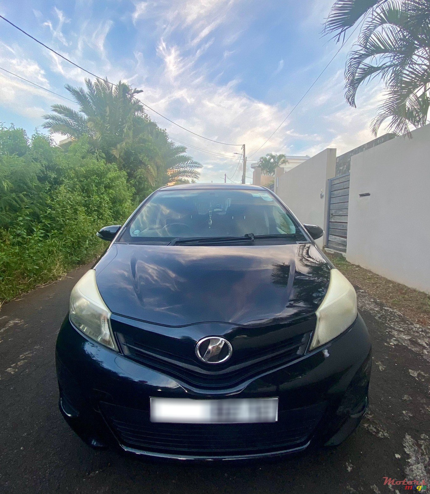 2012' Toyota Vitz photo #1