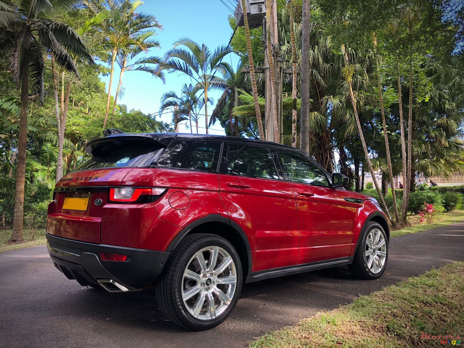 2016' Land Rover Range Rover Evoque Sport photo #6