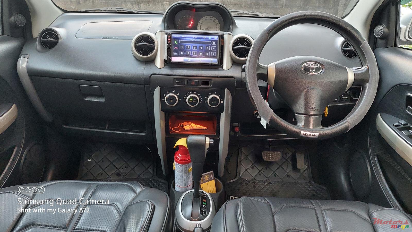 2004' Toyota IST photo #1