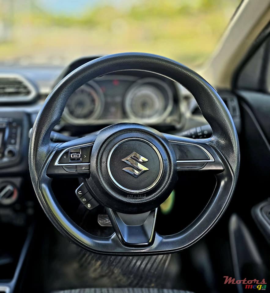 2018' Suzuki Swift D-zire photo #7