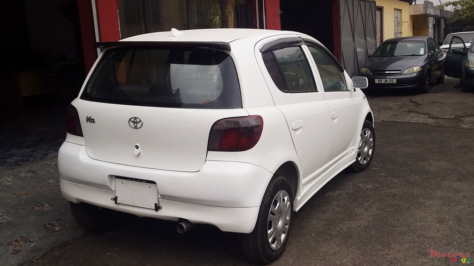 2000' Toyota Vitz photo #4