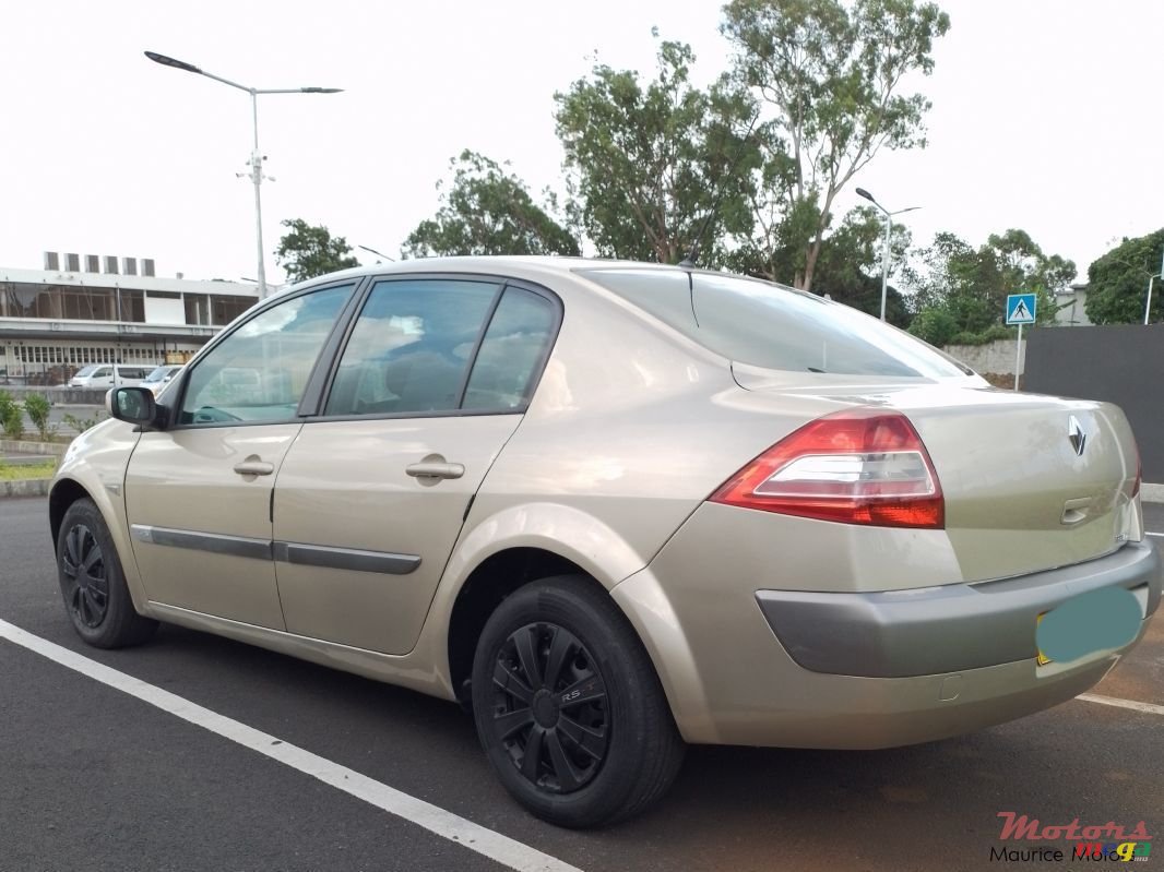 2007' Renault Megane photo #3