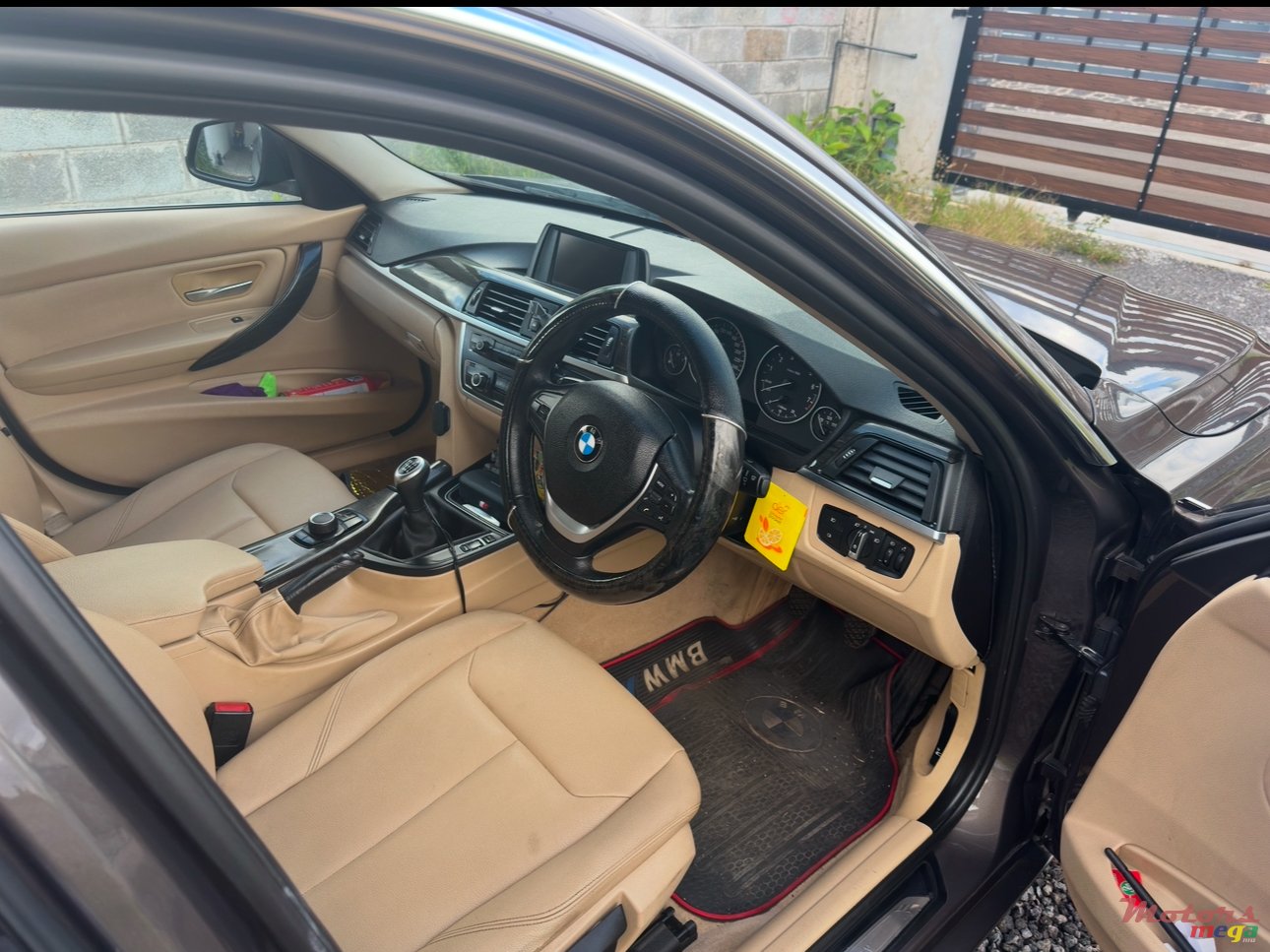 2014' BMW 3 Series Sedan 320i photo #5