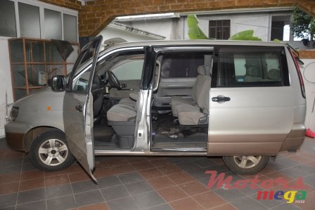 1999' Toyota noah photo #2