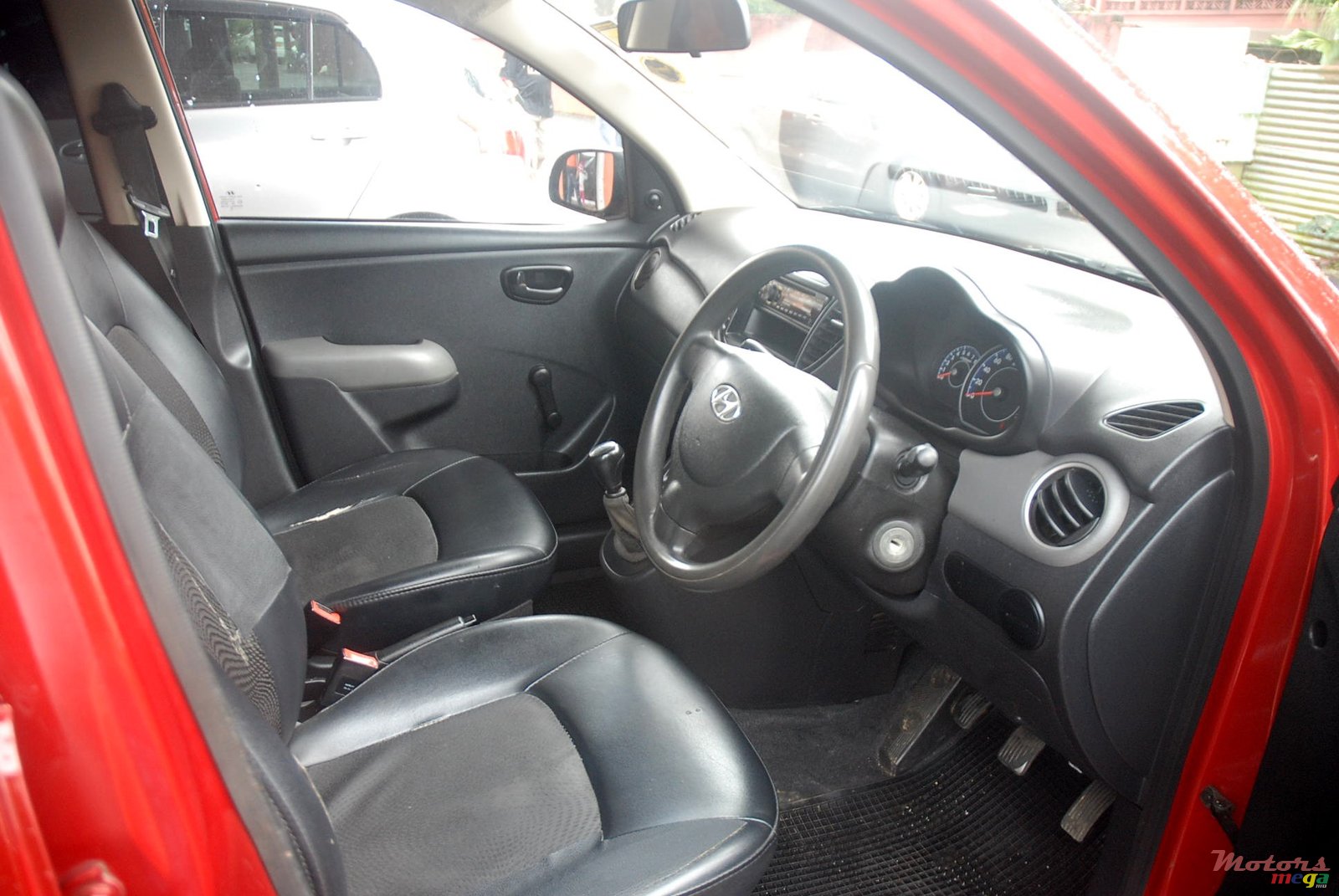 2012' Hyundai i10 photo #3