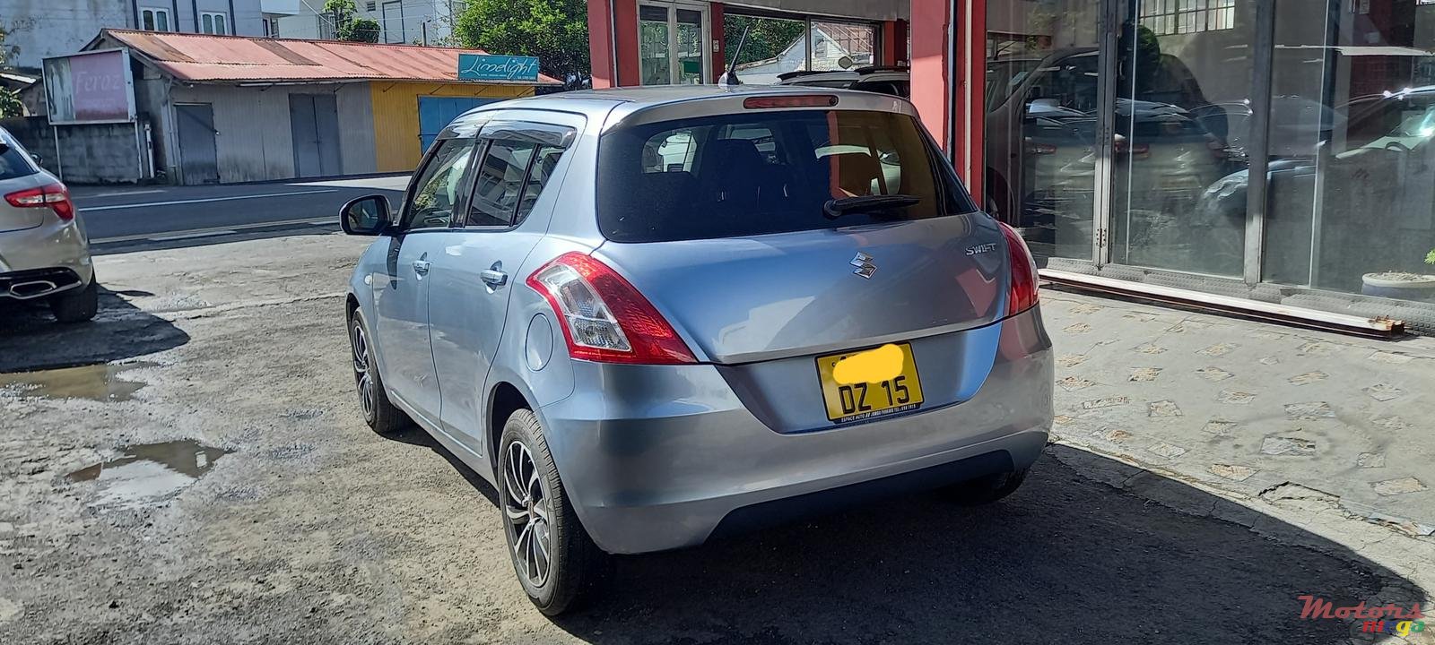 2015' Suzuki Swift photo #4