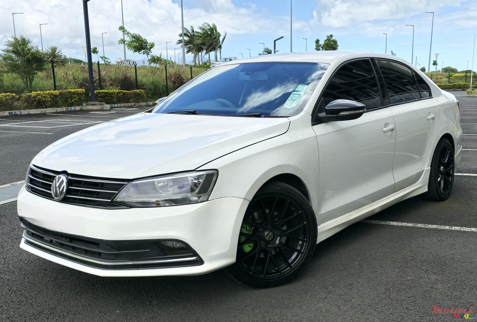 2013' Volkswagen Jetta 1.4 TURBO DSG photo #1