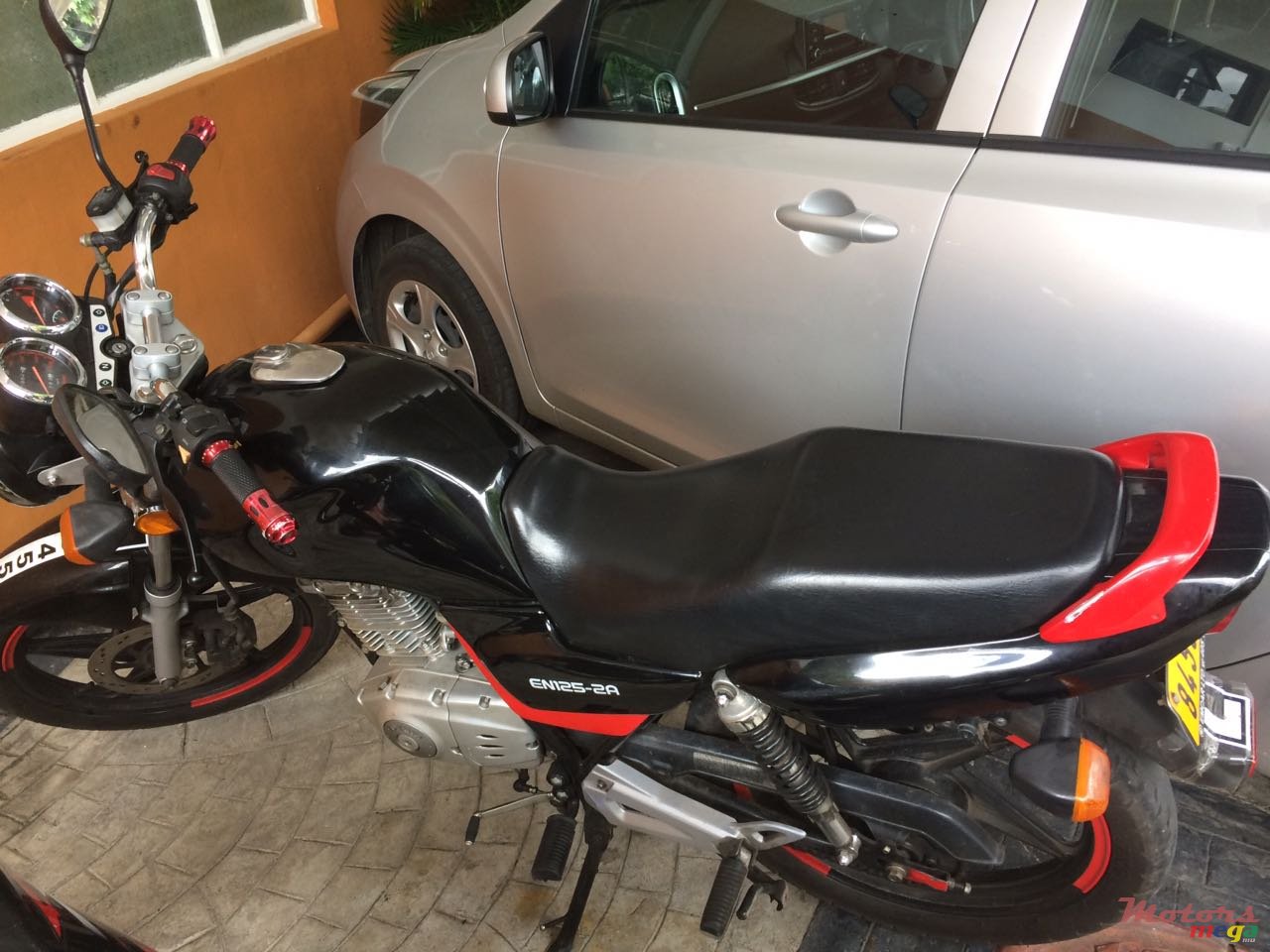 2014' Suzuki EN125 photo #1