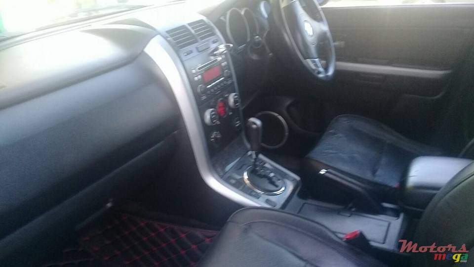 2011' Suzuki Grand Vitara photo #4