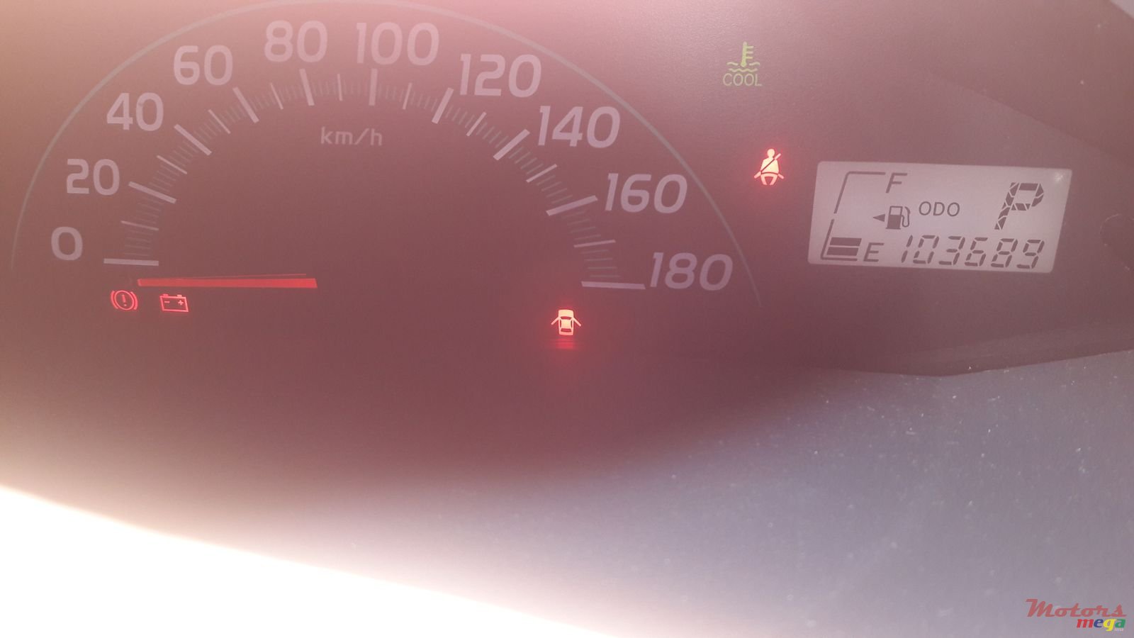 2006' Toyota Vitz photo #4