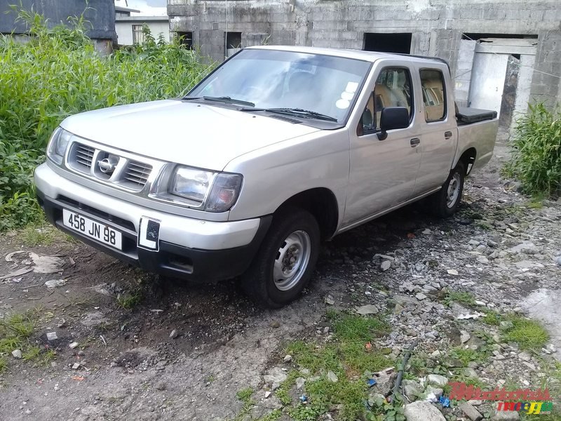 1998' Nissan photo #1