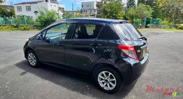 2011' Toyota Vitz photo #4