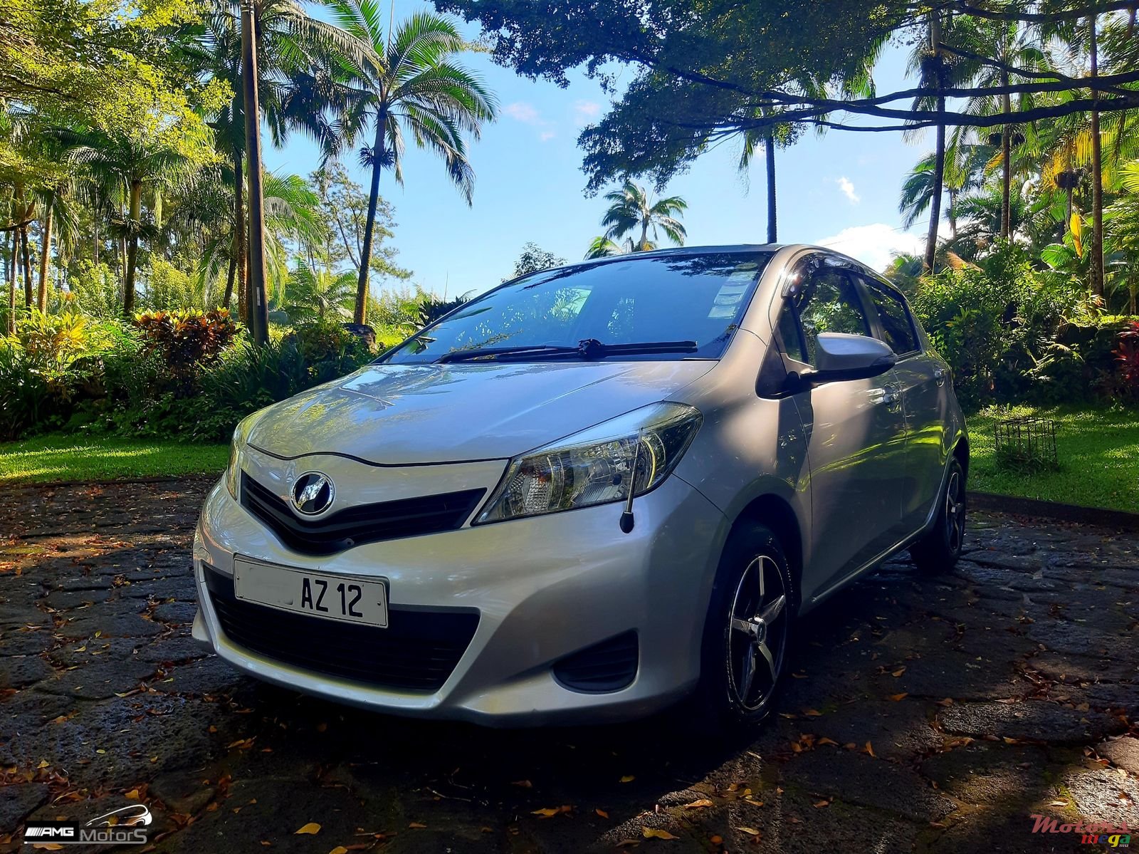 2012' Toyota Vitz 1.3 photo #2