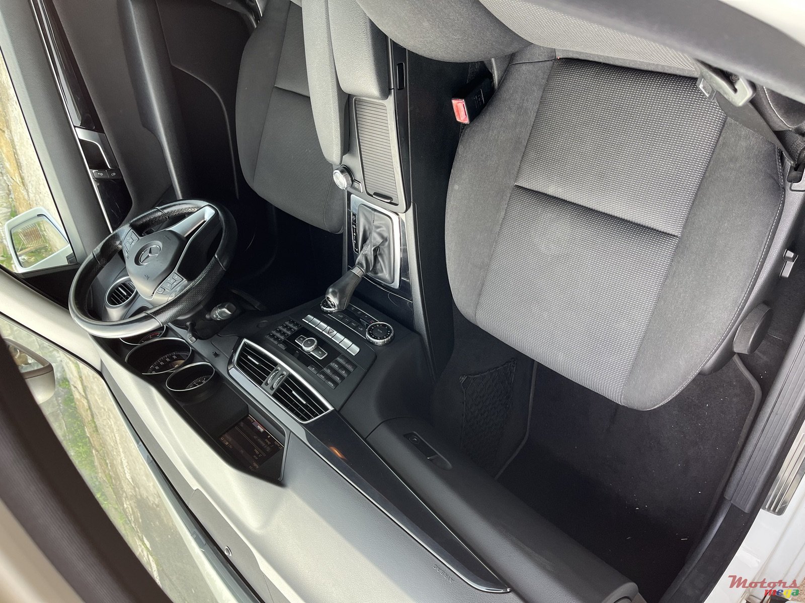 2011' Mercedes-Benz C 180 photo #5