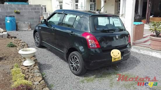 2010' Suzuki Swift photo #2