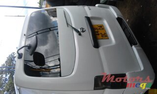 2004' Nissan Urvan MicroBus photo #4