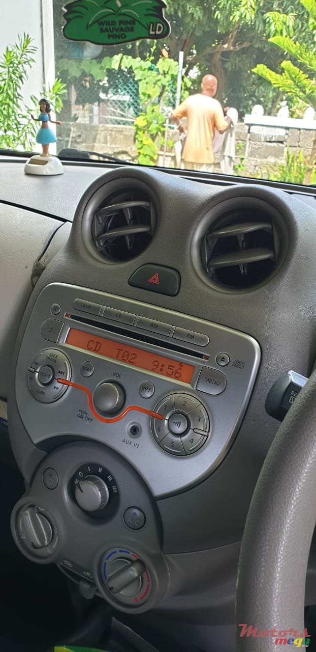 2011' Nissan March photo #5