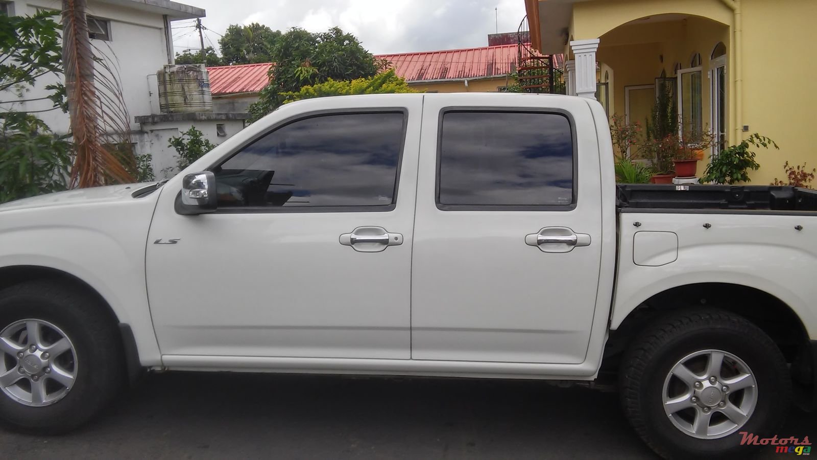 2007' Isuzu D-Max photo #3