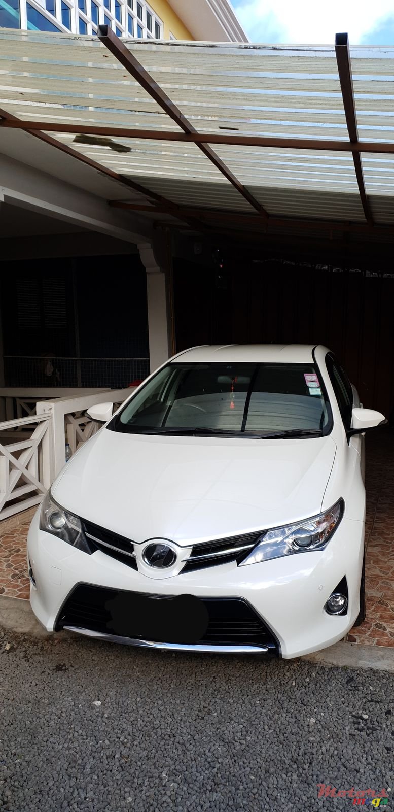 2014' Toyota Auris photo #1