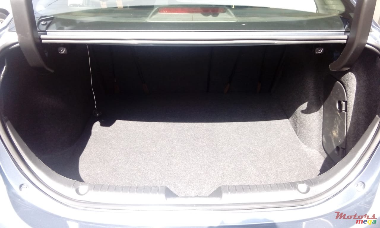 2016' Mazda 3 photo #5