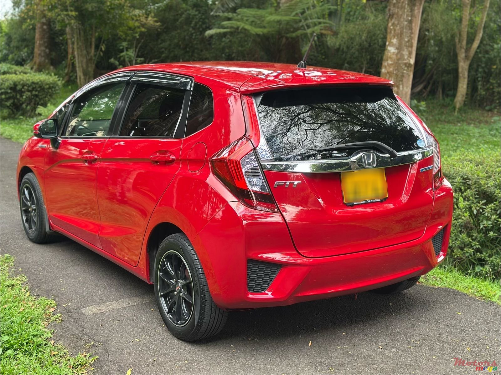 2014' Honda Fit hybrid photo #4