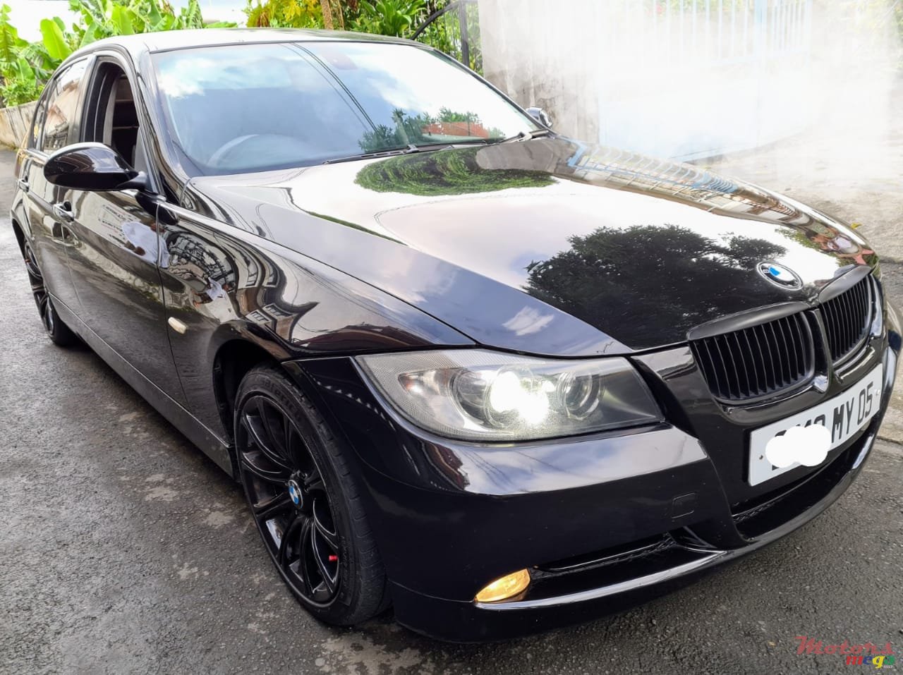 2005' BMW 320 photo #1