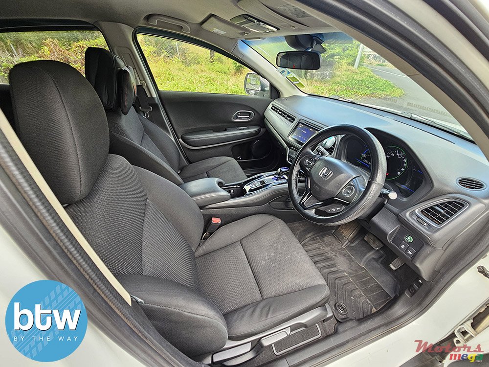 2014' Honda Vezel photo #5