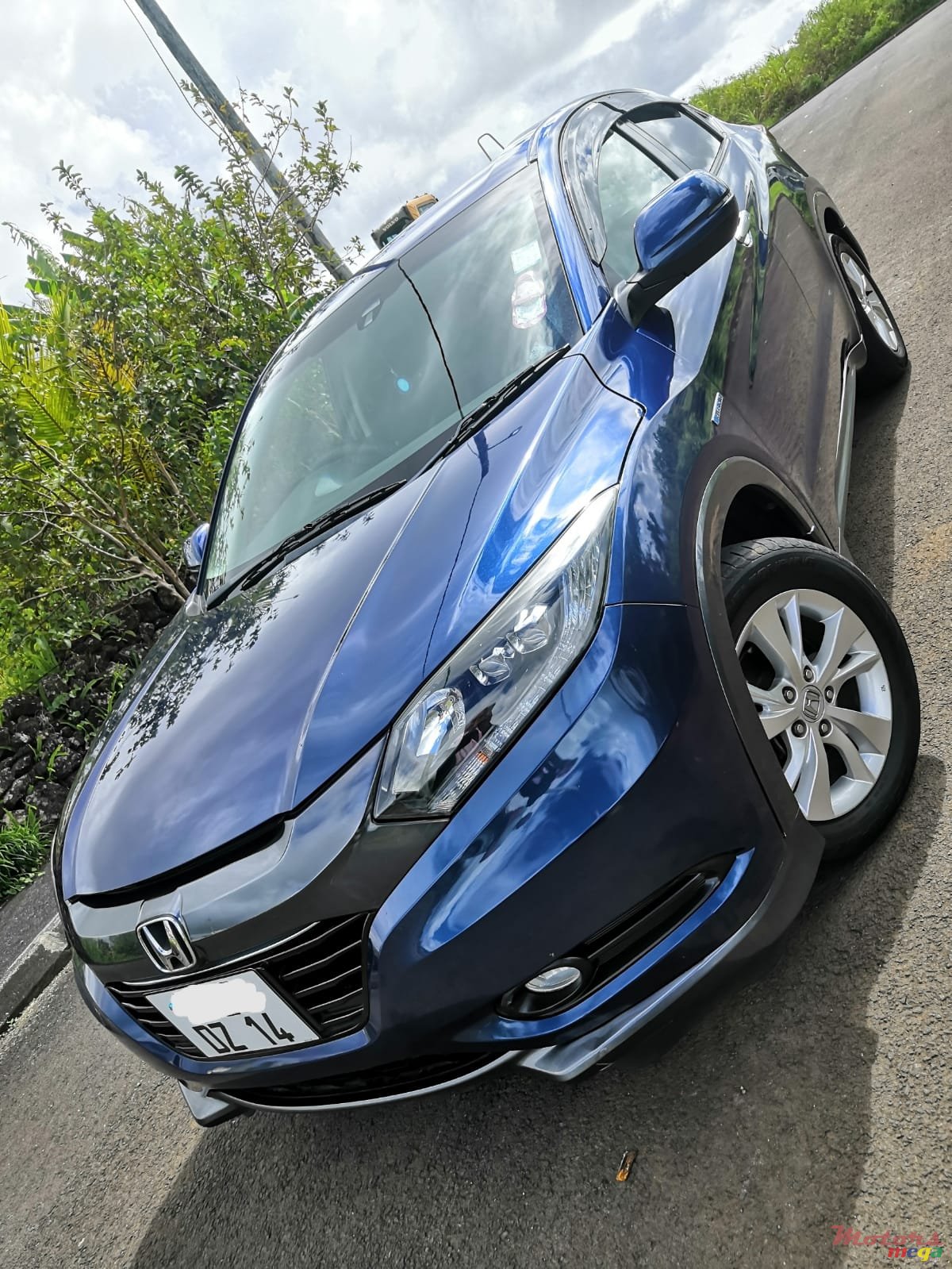 2014' Honda Vezel Hybrid photo #1