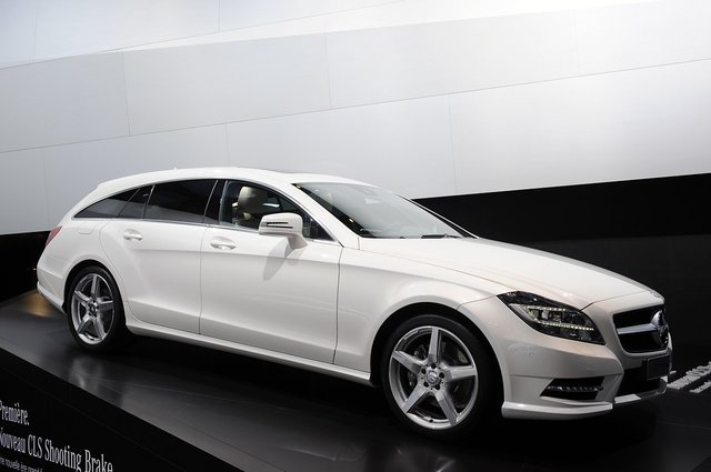 2013 Mercedes-Benz CLS Shooting Brake Is Bringing Sexy-Functional Back