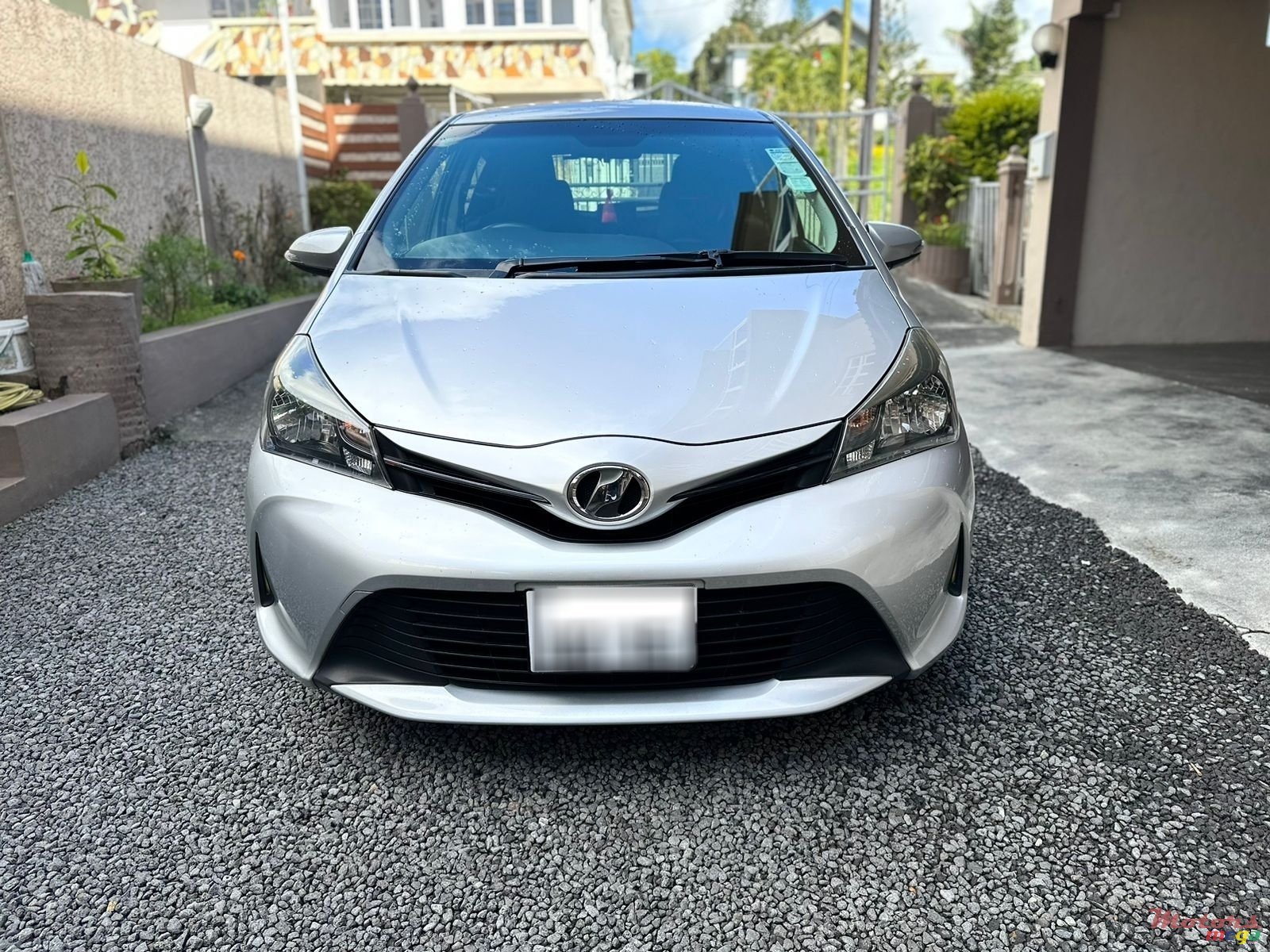 2015' Toyota Vitz photo #2