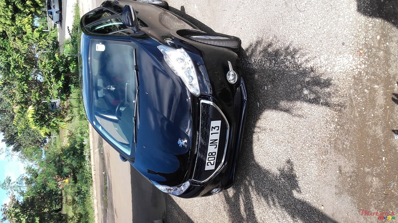 2013' Peugeot 208 photo #1