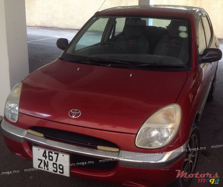 1999' Toyota Duet photo #1