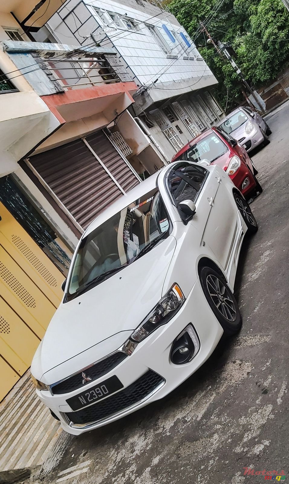 2016' Mitsubishi Lancer photo #2