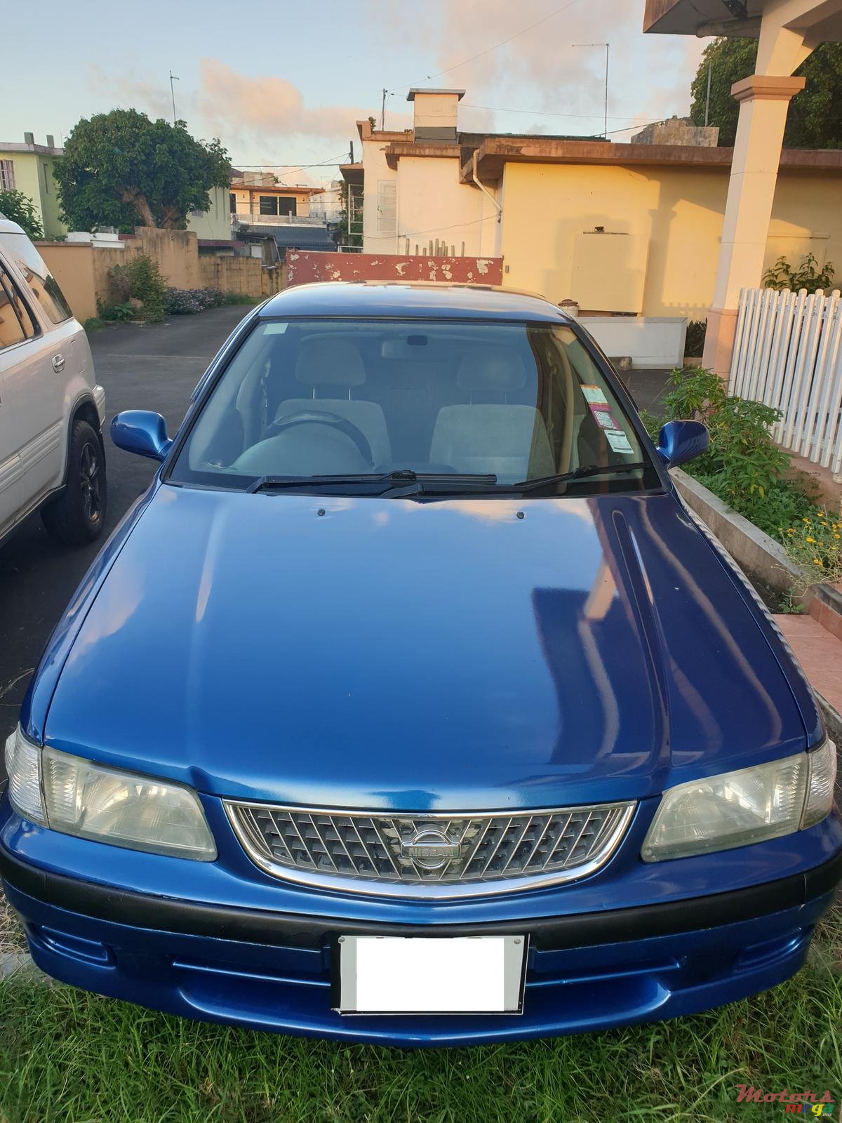 1999' Nissan Sunny photo #1