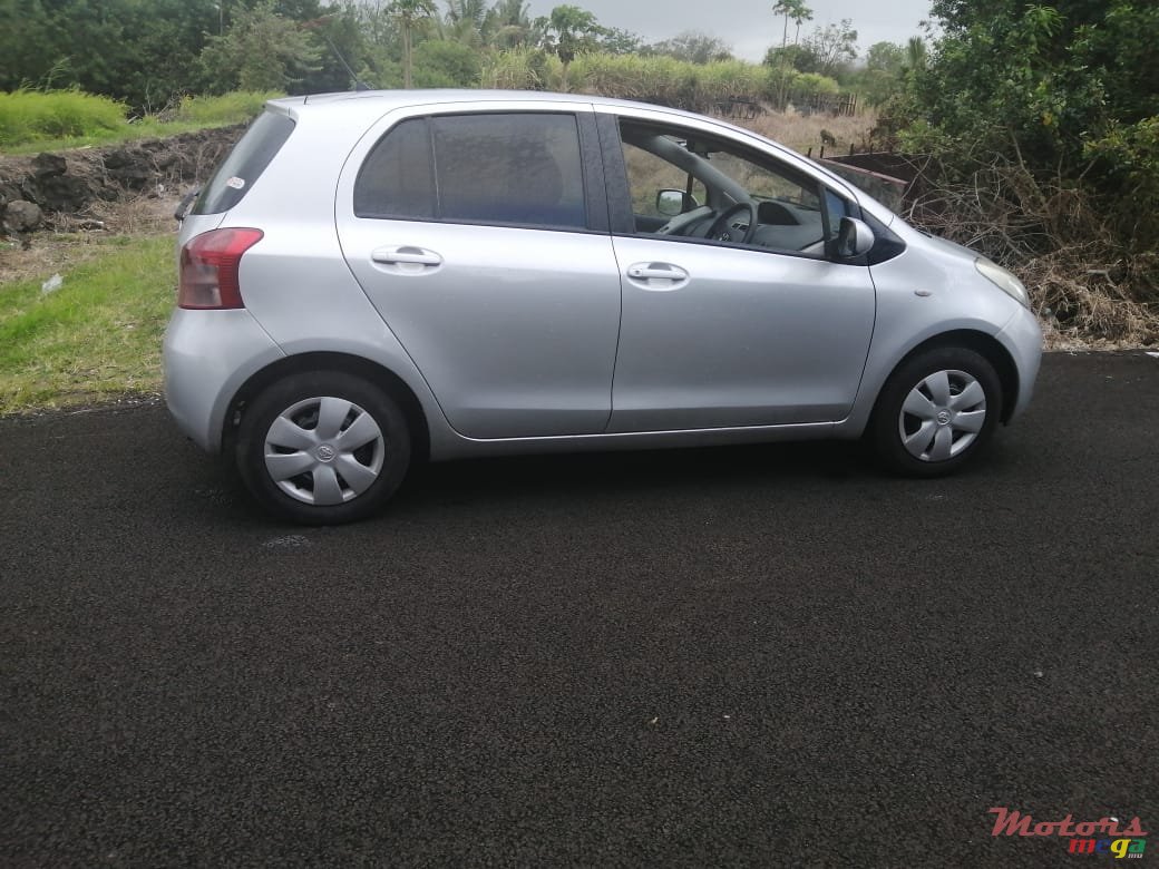 2007' Toyota Vitz Nil photo #4