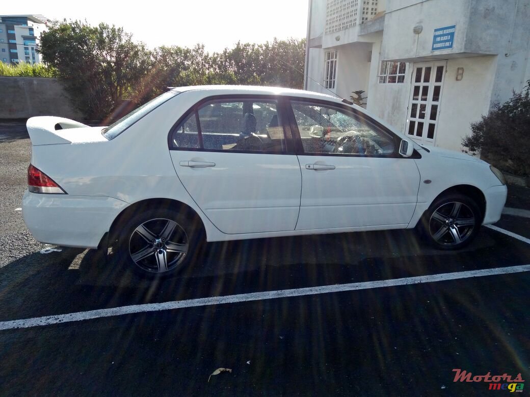 2006' Mitsubishi Lancer None photo #1