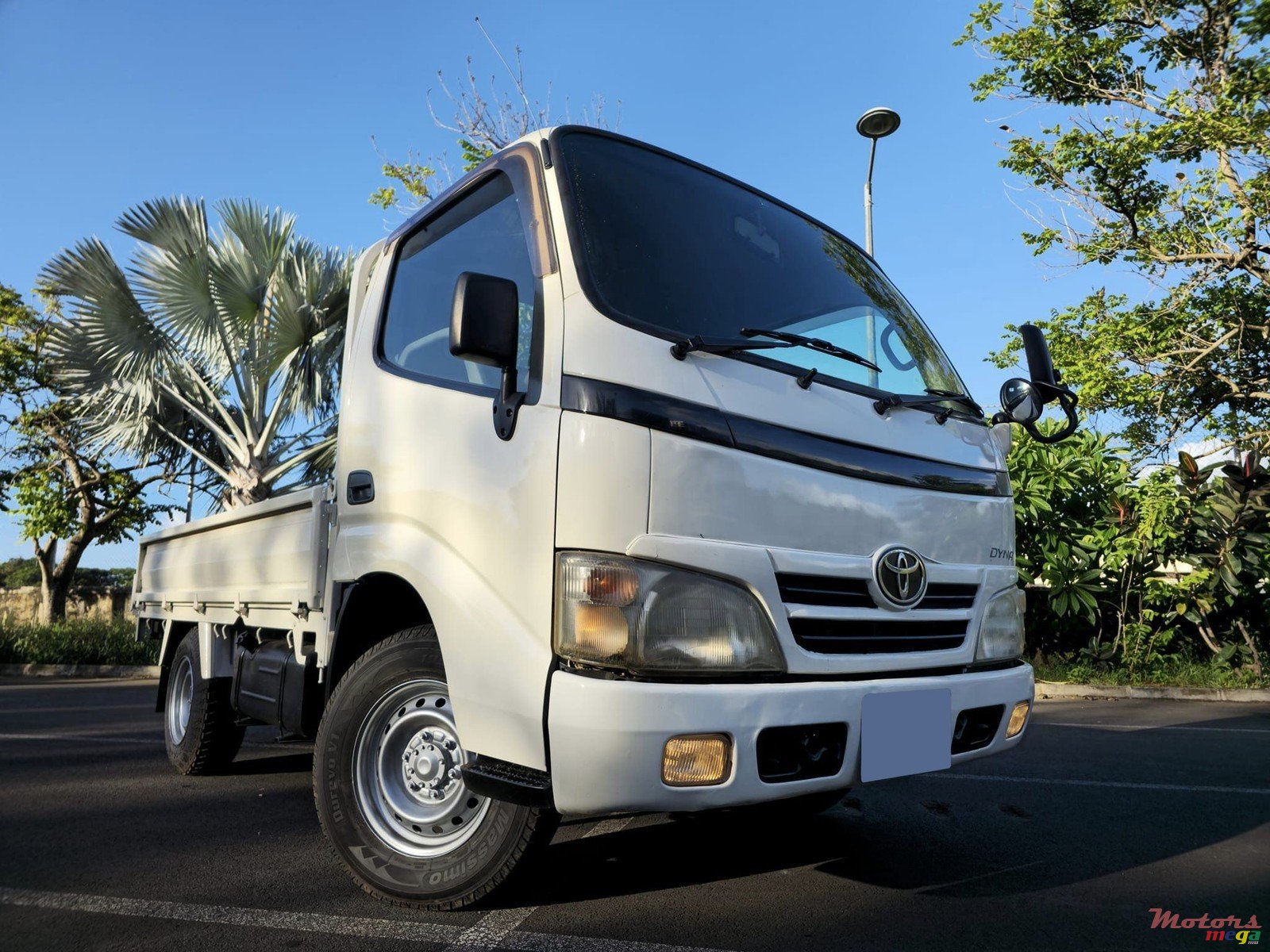 2008' Toyota Dyna photo #3