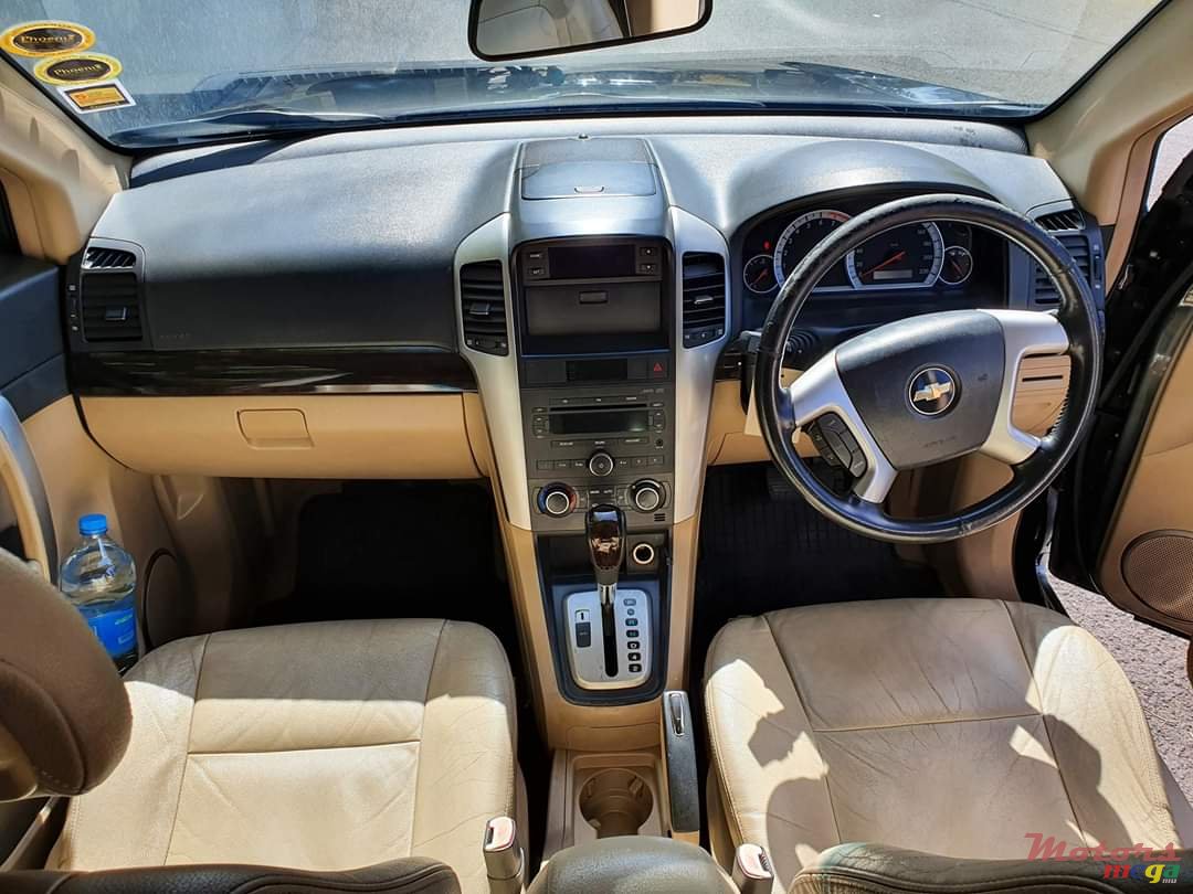 2009' Chevrolet Captiva photo #5