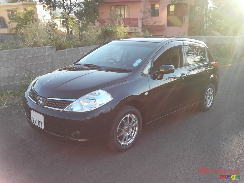 2007' Nissan Tiida photo #1