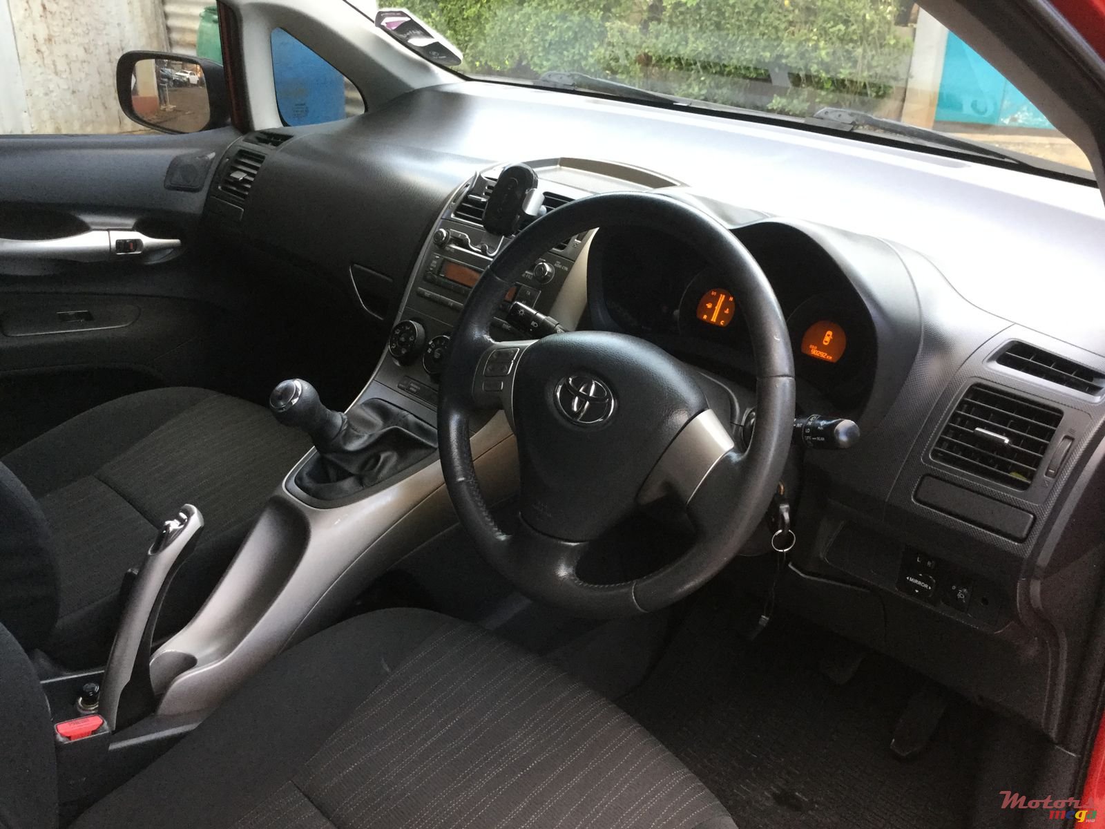 2007' Toyota Auris photo #6