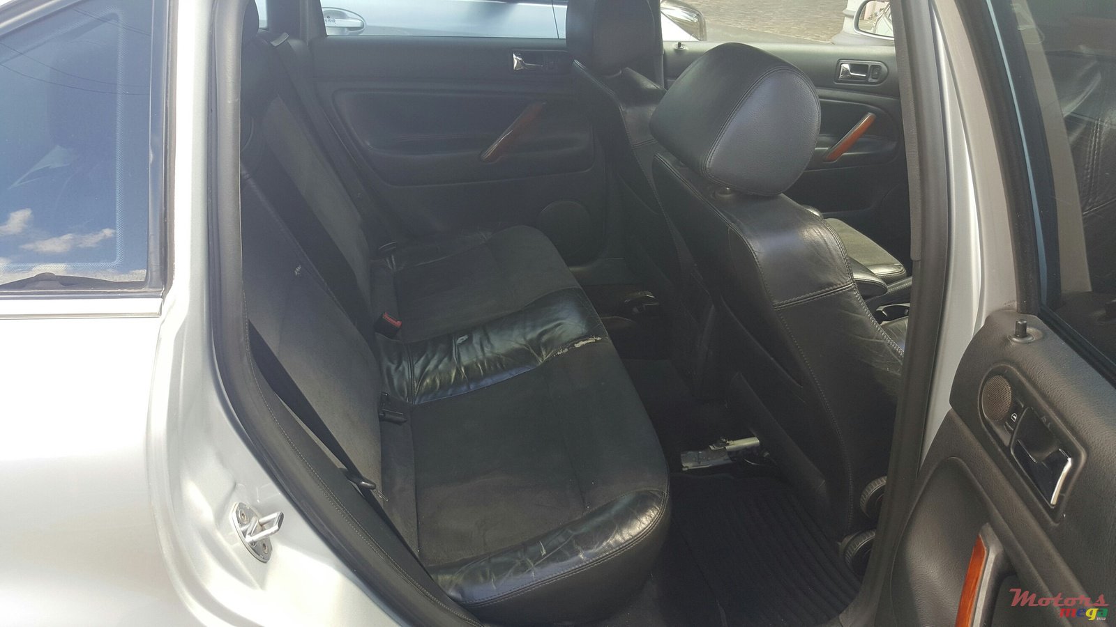 2002' Volkswagen Passat photo #5