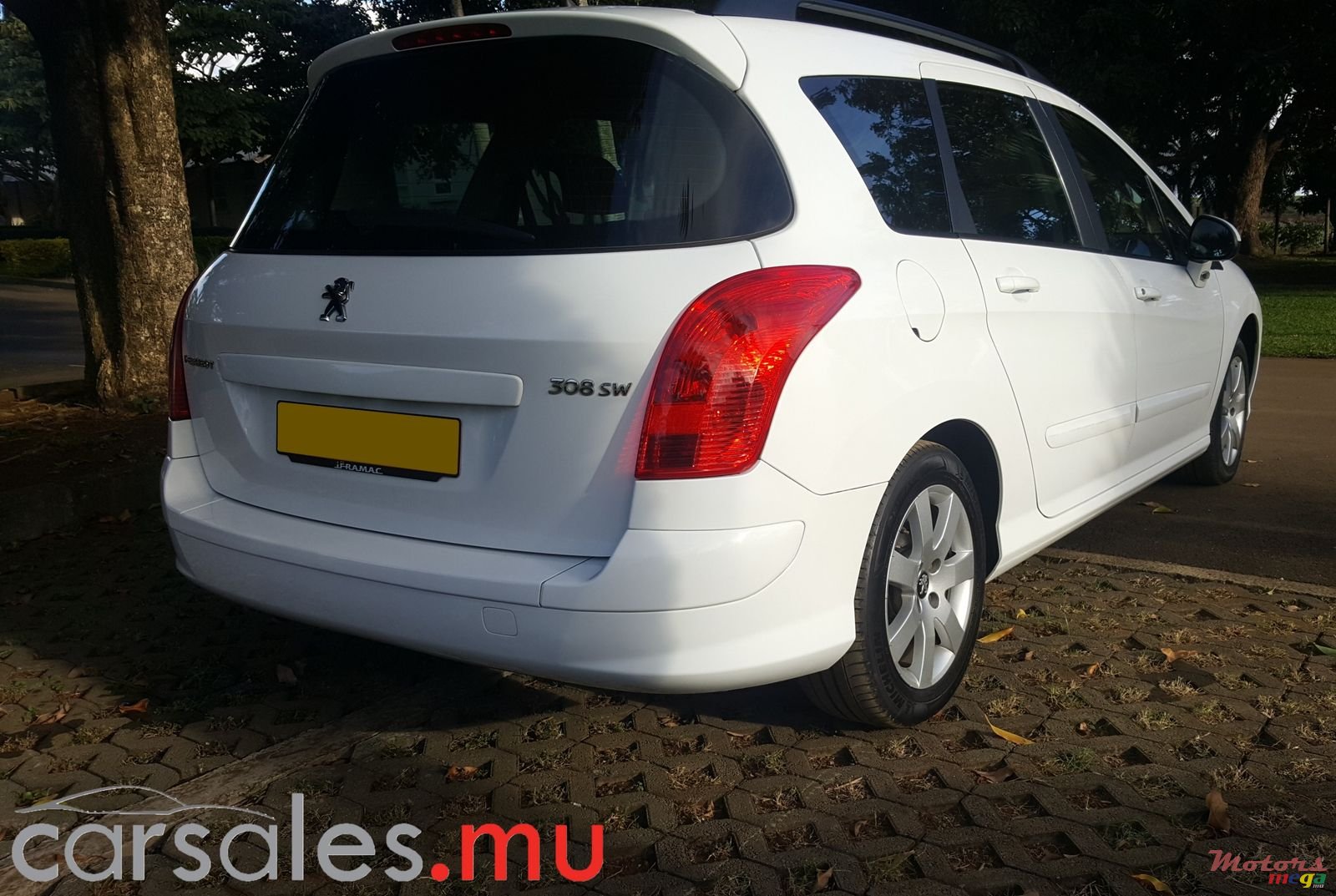 2013' Peugeot 308 Break photo #4